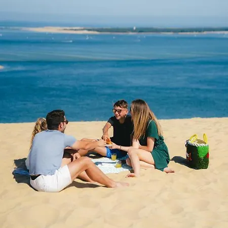 Lou Broustaricq 캠프장 4*