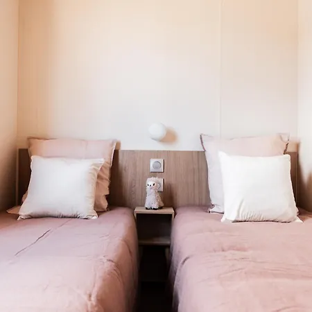 Lou Broustaricq 캠프장 4*